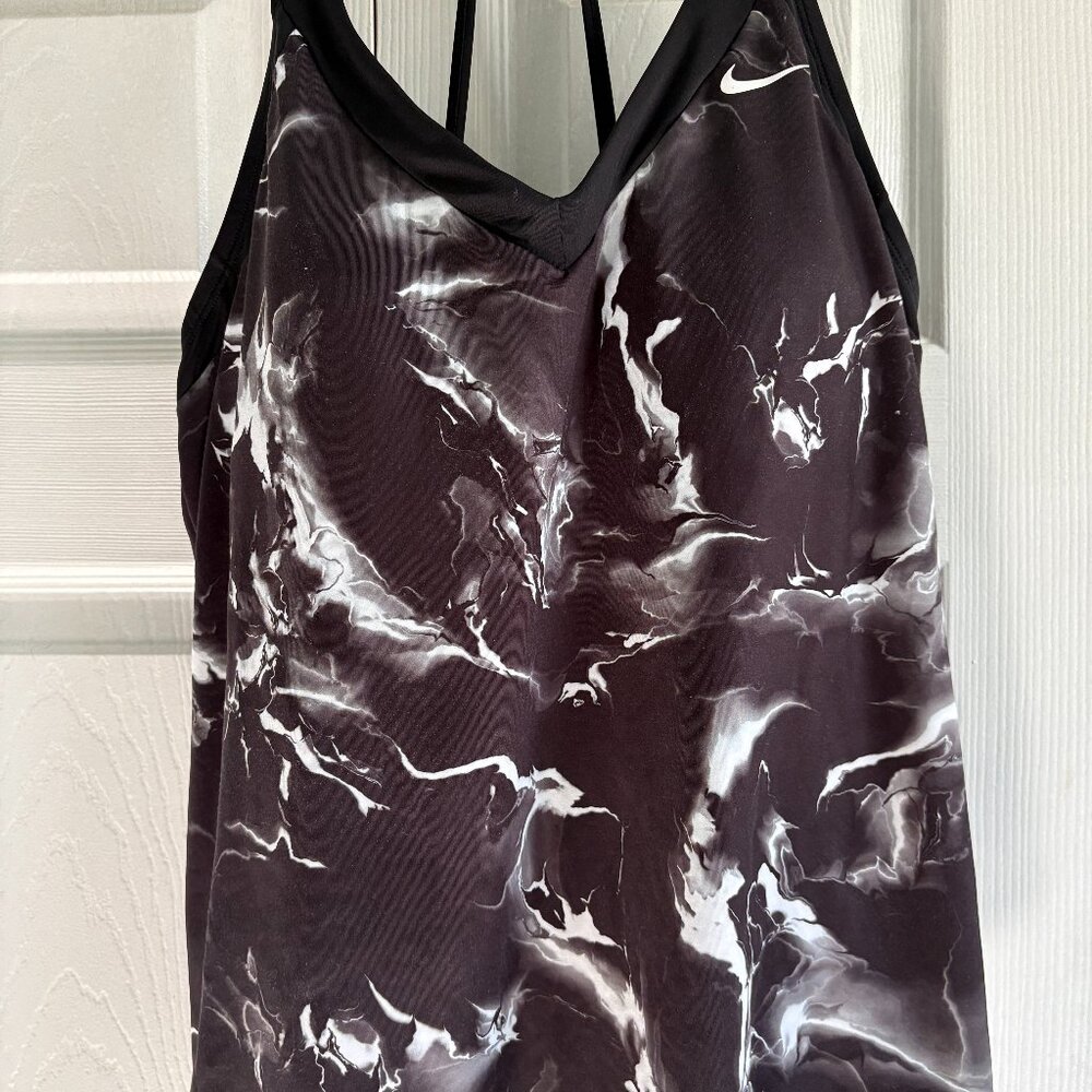 Nike built in bra tank Size XL